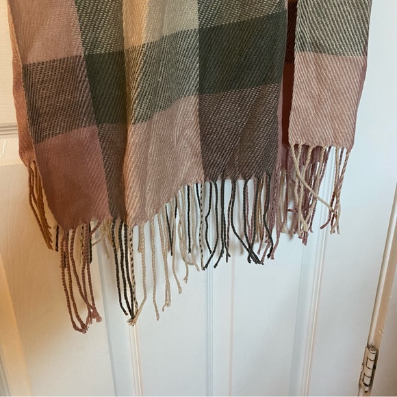 Flanneled Pink Scarf - Picture 2 of 2